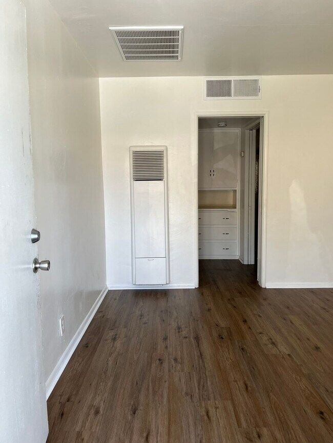 Building Photo - Property 1