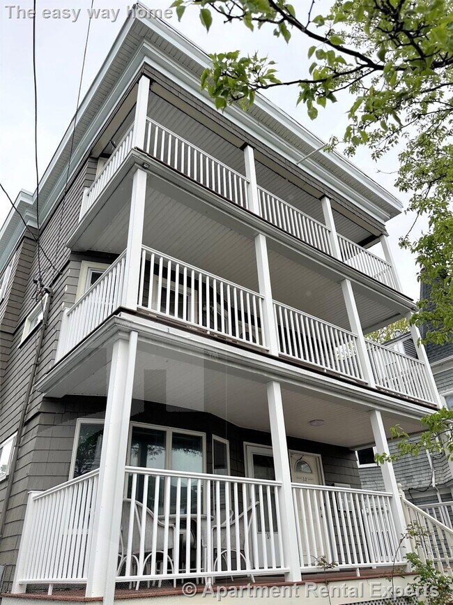 Building Photo - 10-12 Wheeler St Unit #2