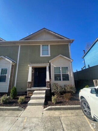 Building Photo - 3 Bedroom 2 Bath Townhouse