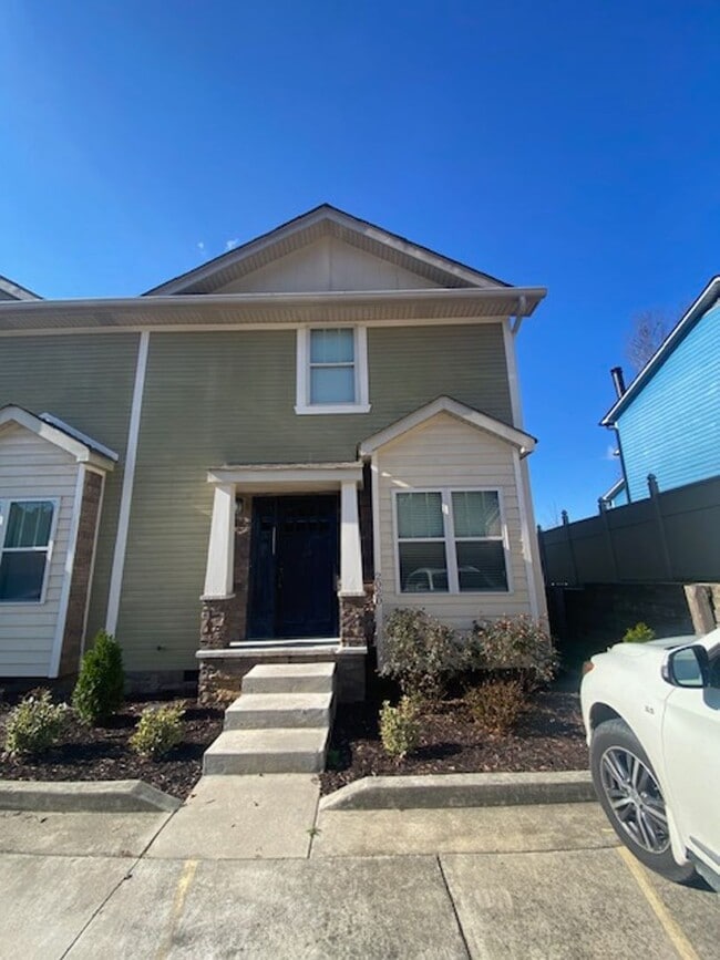 Primary Photo - 3 Bedroom 2 Bath Townhouse