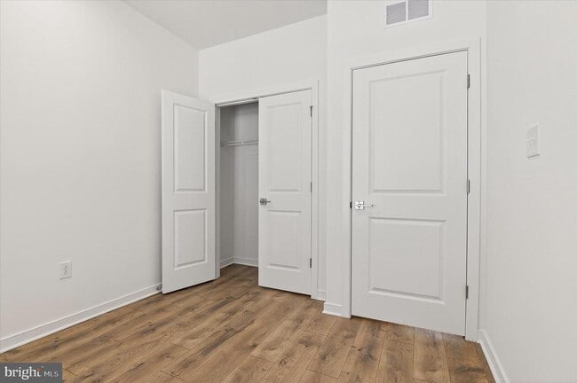 Building Photo - 43793 Mystic Maroon Ter