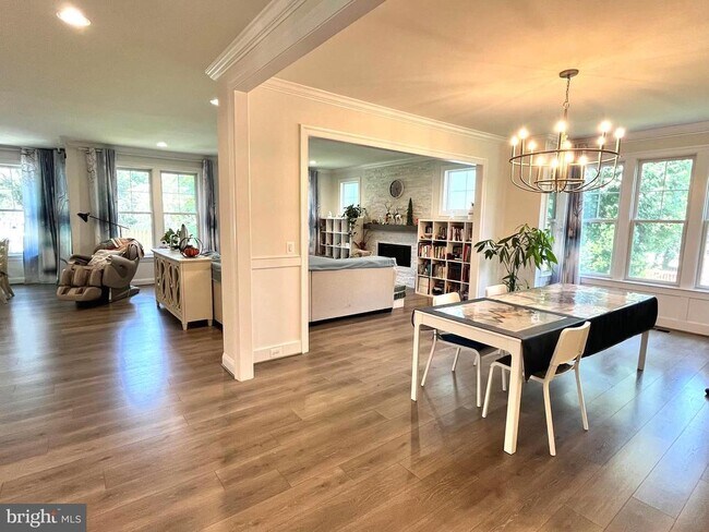 Building Photo - 6626 Moly Dr