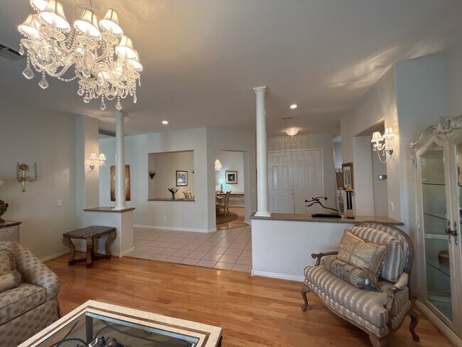 Building Photo - Beautiful 3 bedroom home with pool located in Castle Gate Community