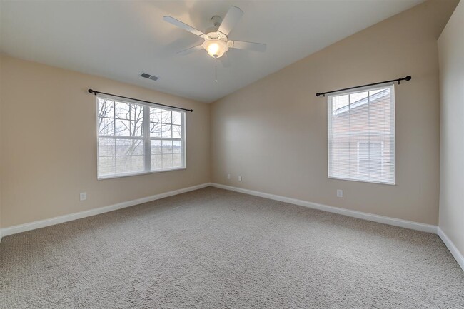 Building Photo - 613 Ivy Ridge Dr