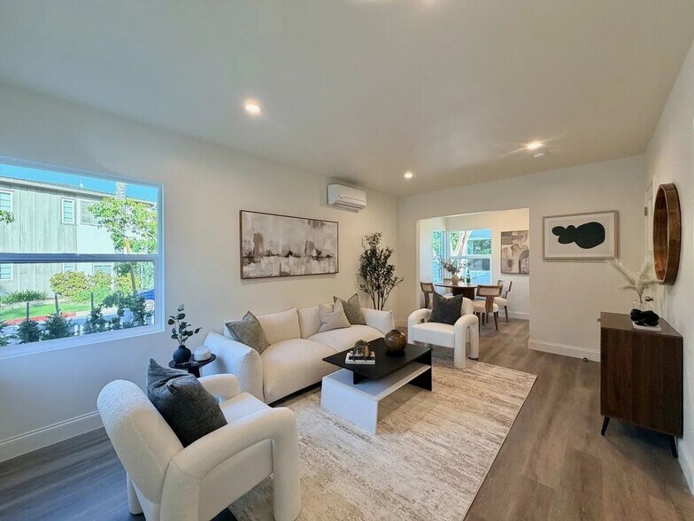 Building Photo - 2924 W Riverside Dr