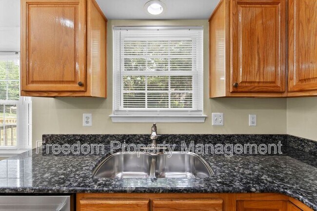 Building Photo - 9140 Worthington Dr