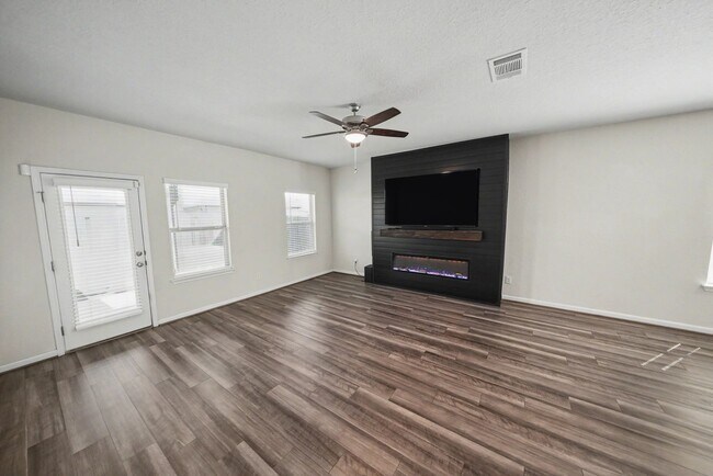 Building Photo - 3037 Beringer Blvd