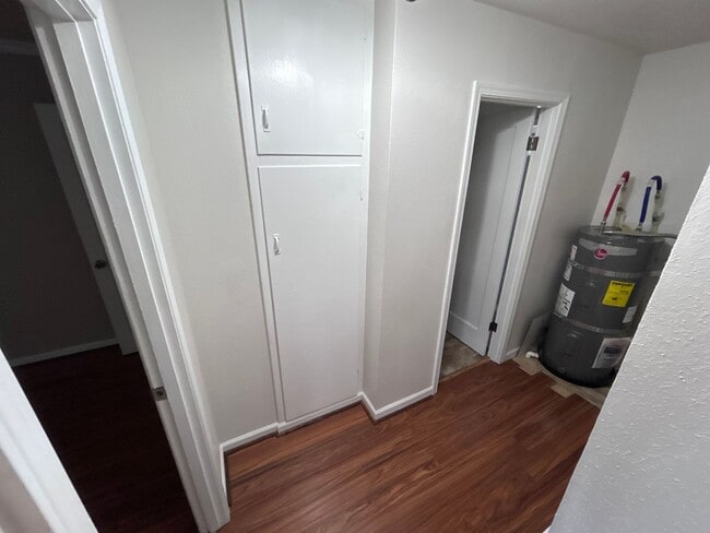 Building Photo - 2156