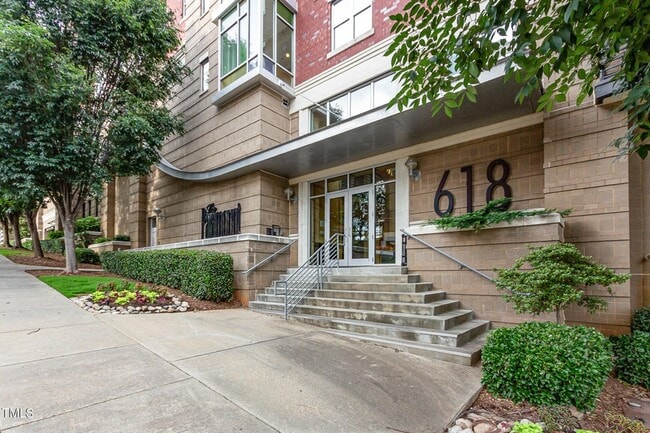 Primary Photo - 618 N Boylan Ave