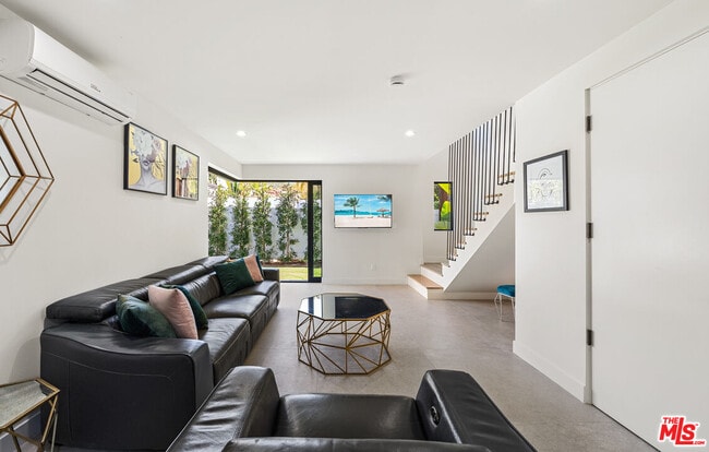 Building Photo - 8982 Norma Pl