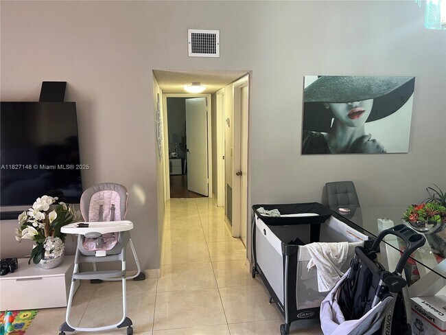 Building Photo - 6631 SW 137th Ct