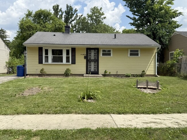 Primary Photo - 1052 Duxberry Ave
