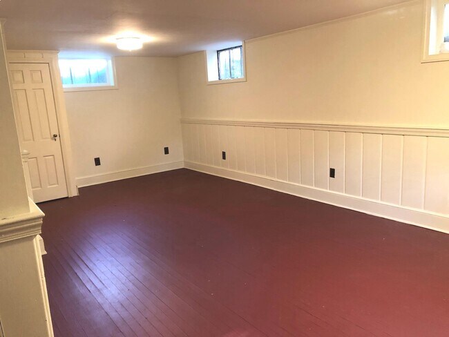 Building Photo - 4843 Butterworth Pl NW