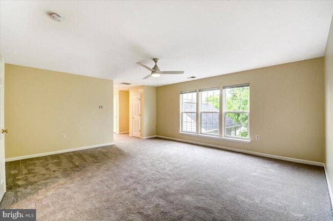 Building Photo - 240 Davis St