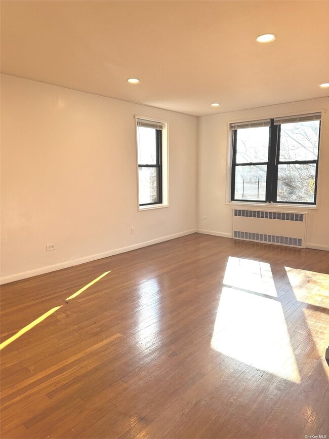 Building Photo - 150-11-150-72 72nd Rd