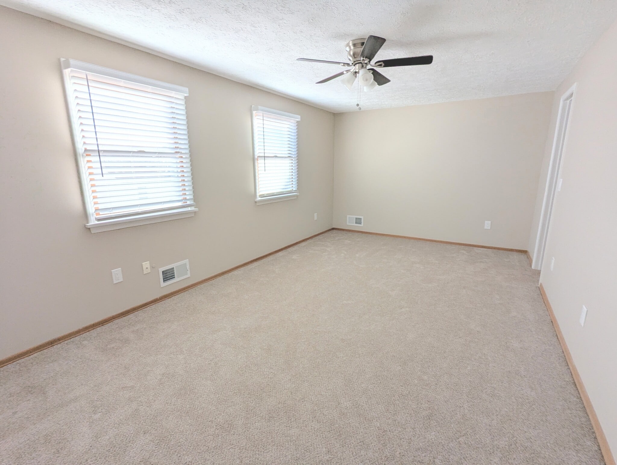 Building Photo - 289 Deerhurst Ln