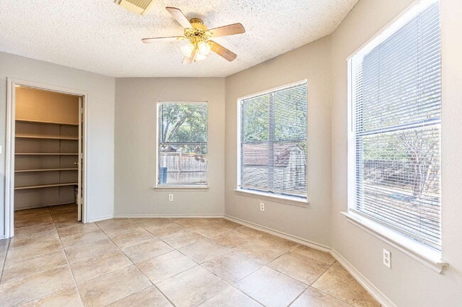 Building Photo - 8423 Parry Path