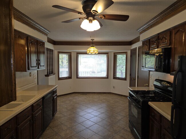 Building Photo - 3802 Gnarl Tree Ln