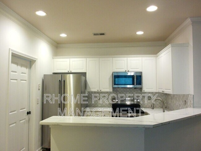 Building Photo - 2400 Cumberland Pkwy SE