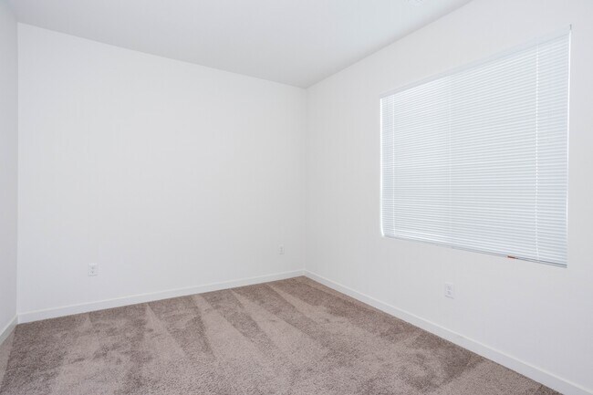 Building Photo - 911 Hartlepool Ave