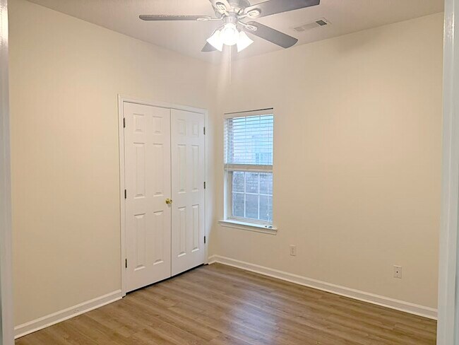 Building Photo - 7751 Lipscomb Dr