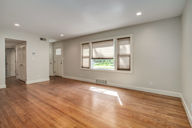 Building Photo - 6038 Juniper Dr