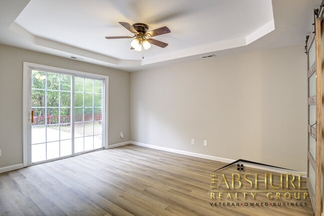 Building Photo - 852 Willow Bay Dr