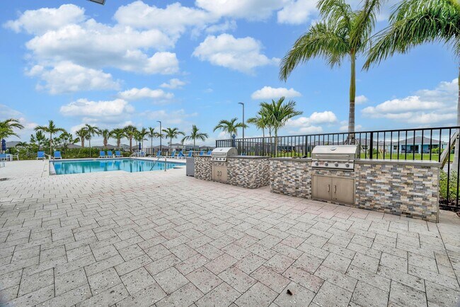 Building Photo - 10142 SW Orana Dr