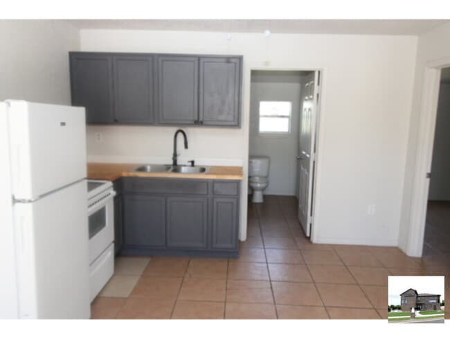 Building Photo - 714 S 20th St