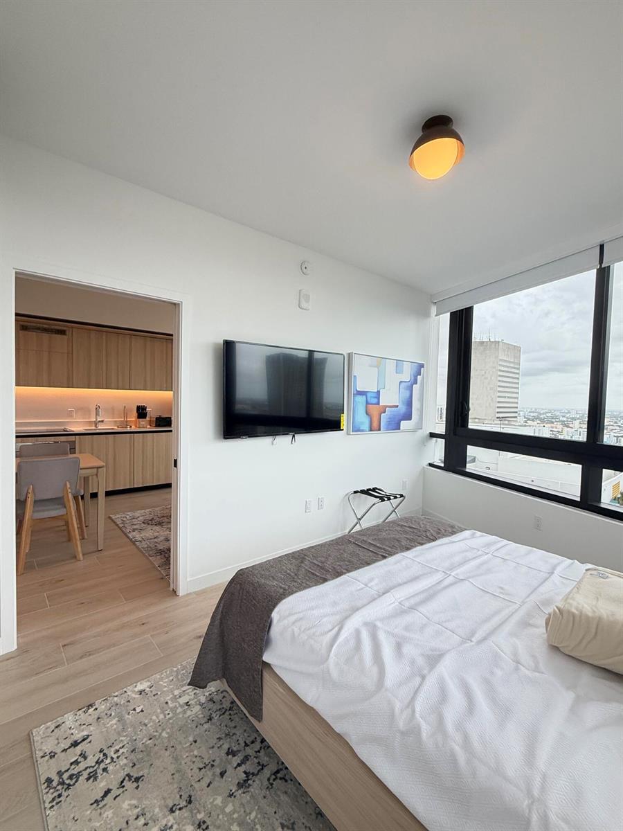 Building Photo - 225 N Miami Ave