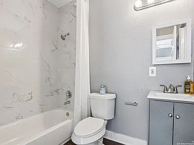 Building Photo - 138 Zapata St