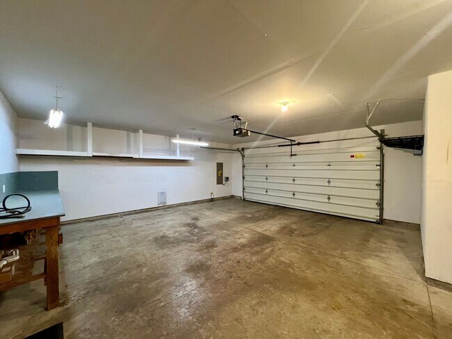 Building Photo - PENDING APPLICATION; Private 5 Acres