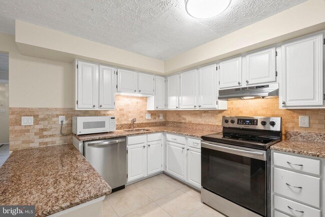 Building Photo - 7973 Tyson Oaks Cir
