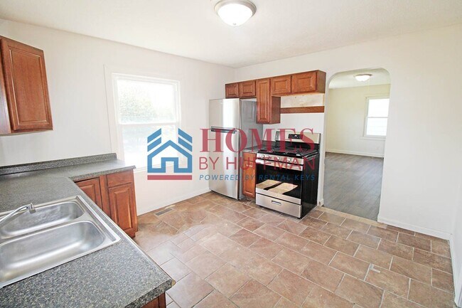 Building Photo - Westside | Two Bedroom House | Updated