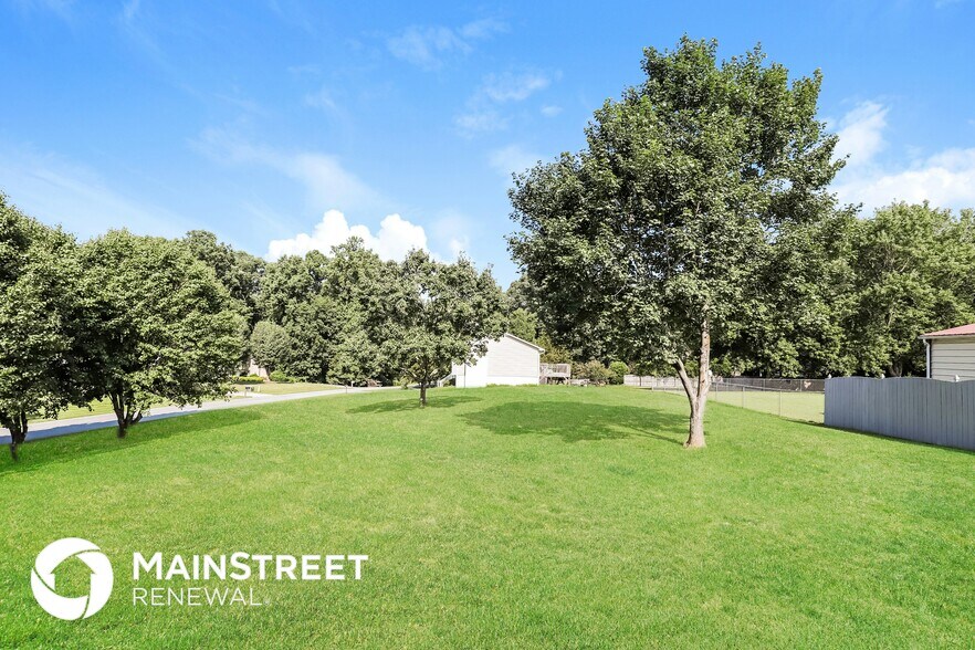 Building Photo - 6102 Hunters Ridge Dr