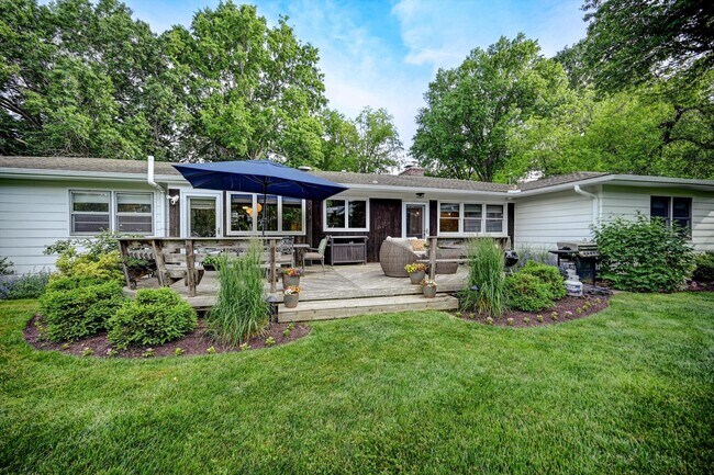 Building Photo - 117 Elm Ln