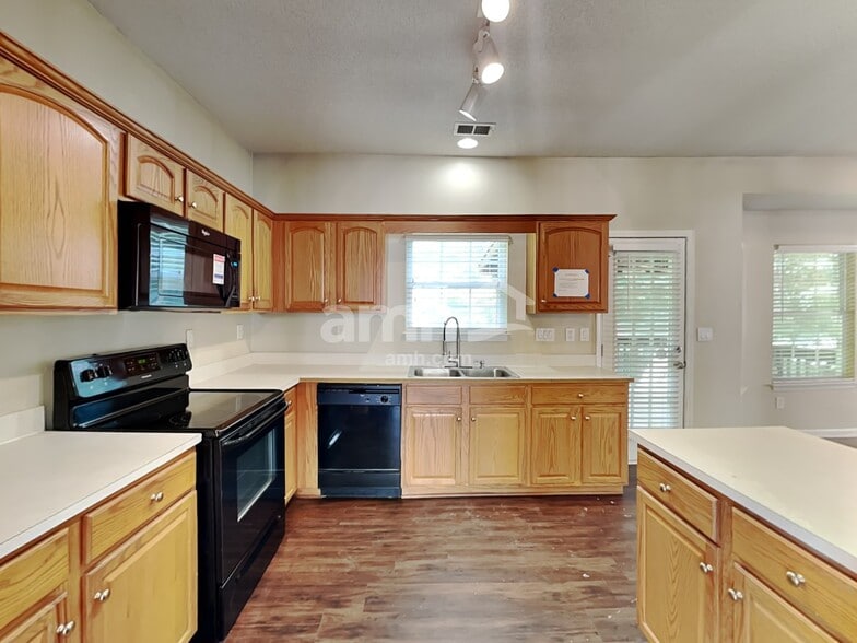 Building Photo - 6939 Brachnell View Dr