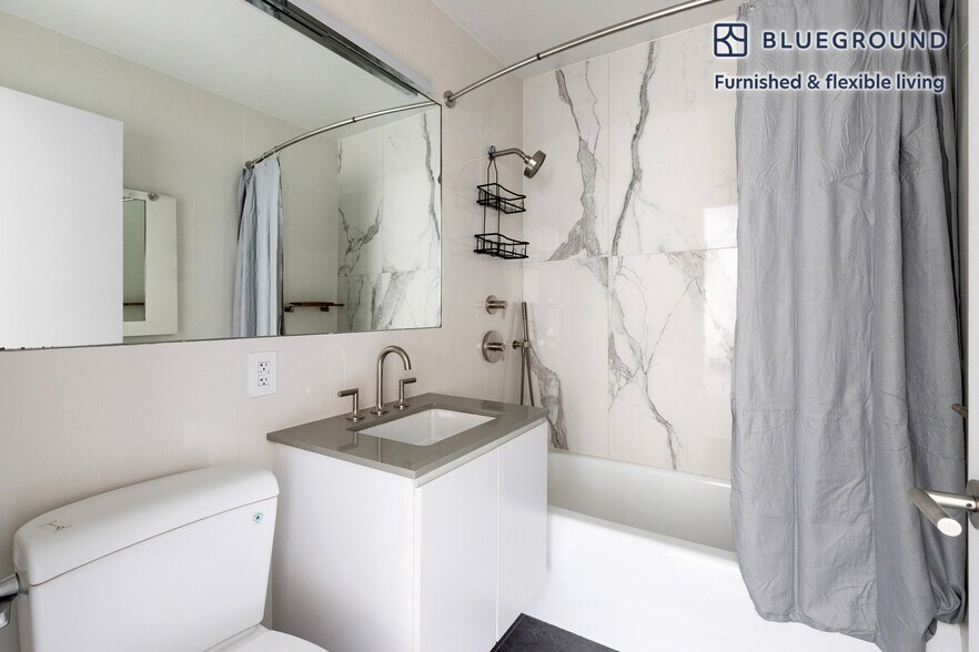 Building Photo - 101 W End Ave