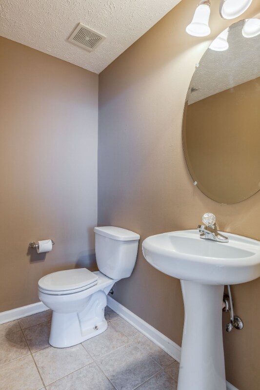 Building Photo - 1800 Woodland Pointe Dr