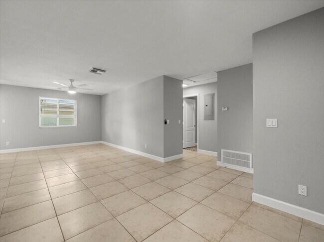 Building Photo - 230 Thorntree Pl