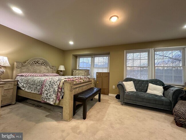 Building Photo - 12103 Salemtown Dr