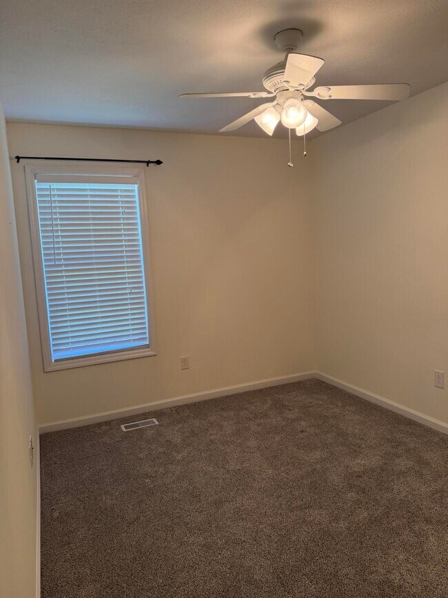 Building Photo - 640 Date Palm Cir