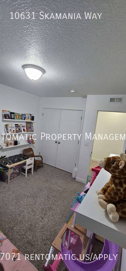 Building Photo - 10631 Skamania Wy