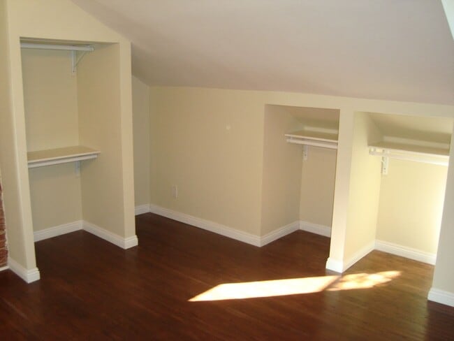 Building Photo - 1378-1380 W 30th Street