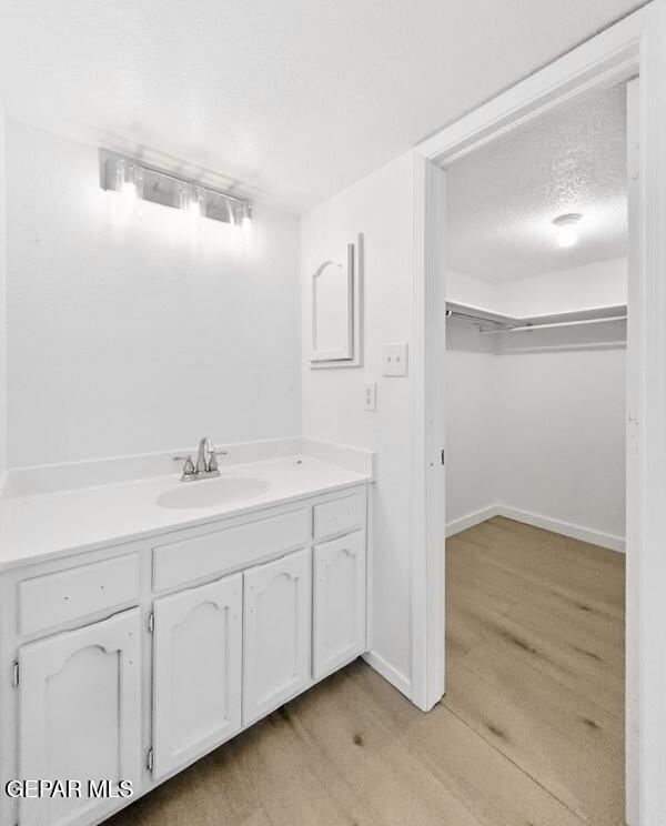 Building Photo - 10916 Loma De Luz Pl