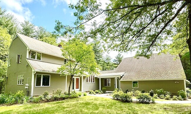 Primary Photo - 350 College Rd