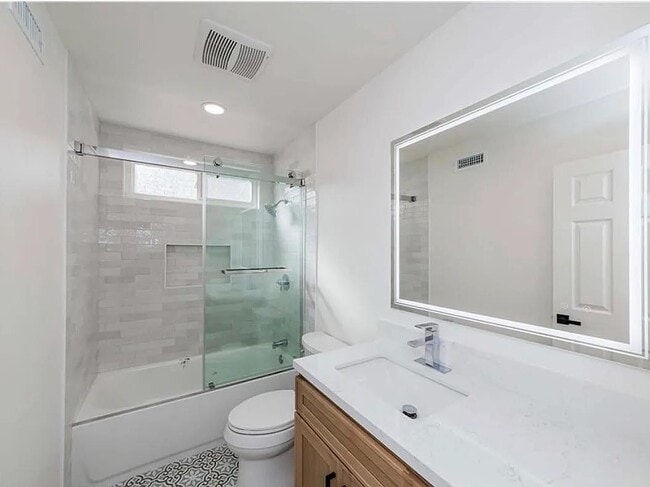 Building Photo - 2217 Camino Del Sol