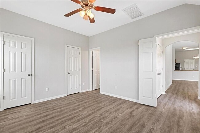 Building Photo - 907 Yabers Ct