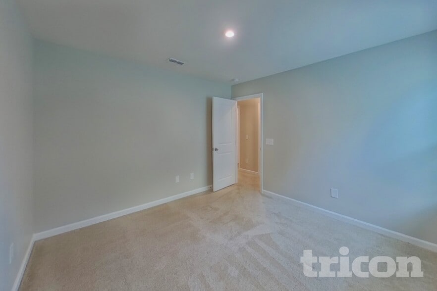Building Photo - 886 Purcell Dr