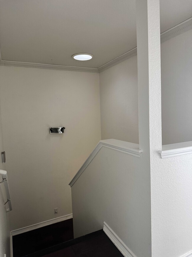 Building Photo - 6314 Kingston Ranch